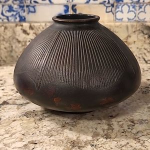 Unique 🏺Vase 4.25 inc. Late 20'th century
